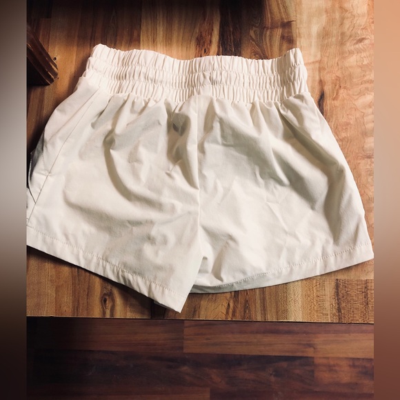 Avalanche Outdoor Supply shorts, size xs - Picture 3 of 3